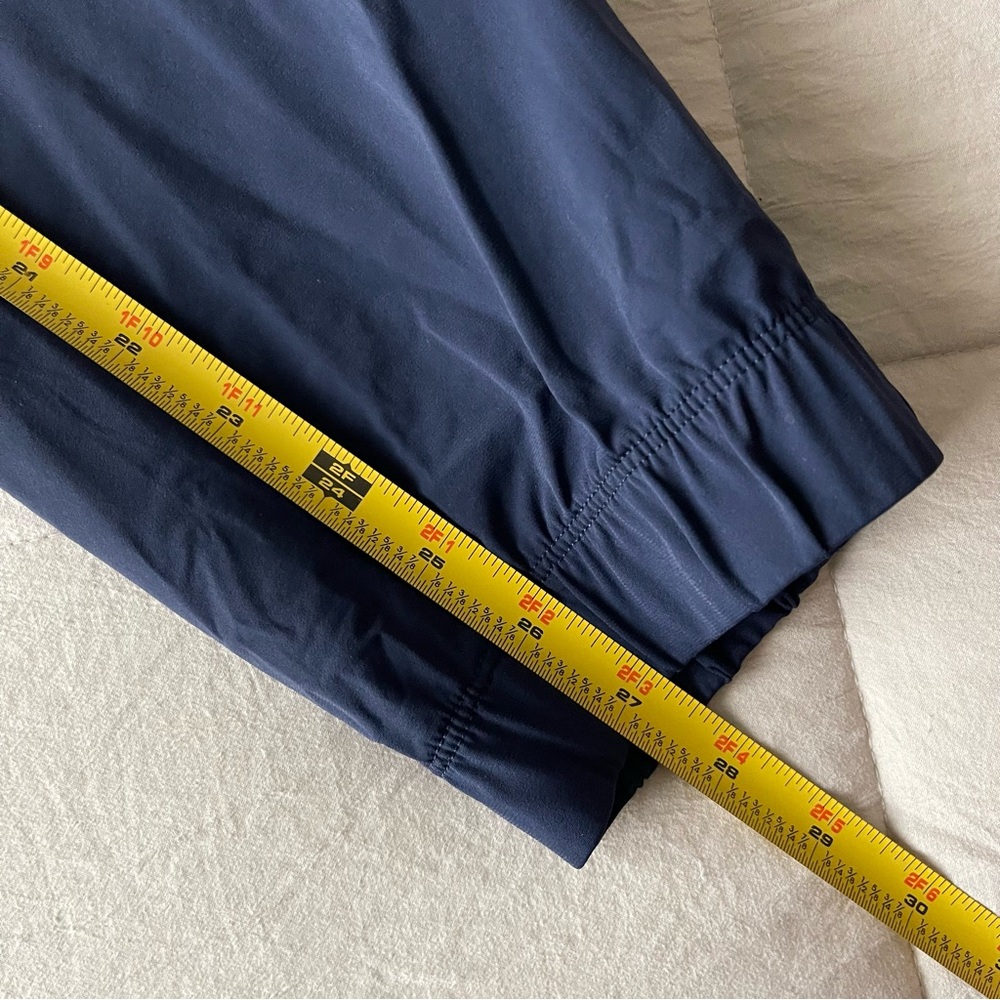 Fabletics Like New Navy Joggers Size Medium Lightweight - Picture 6 of 6